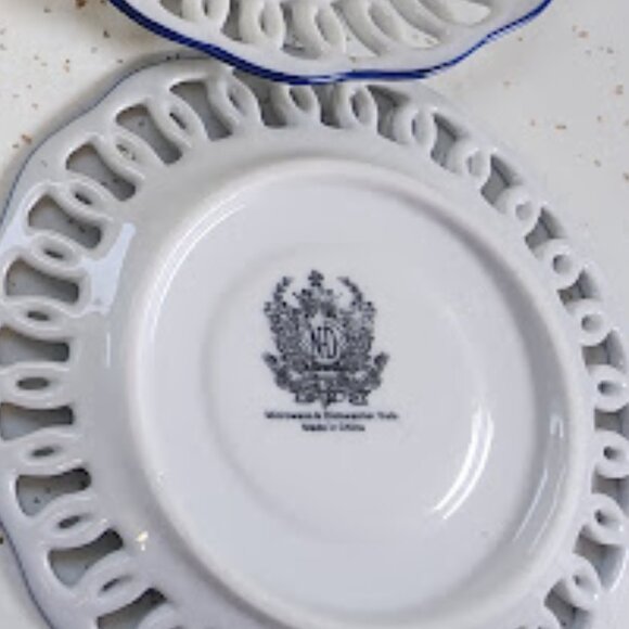 Vintage N.D. Hand Painted Ceramic Dinner Plates- Set of 2 - Picture 4 of 4